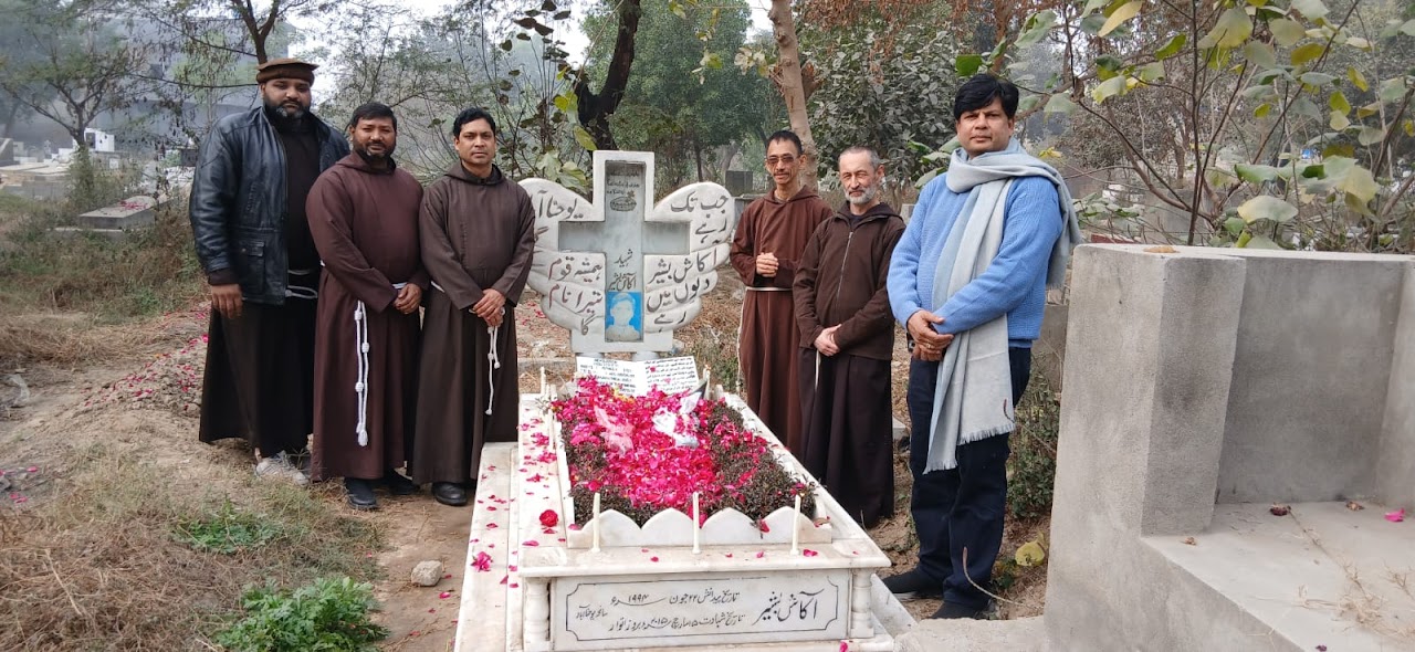 At the tombstone of Akash Bashir