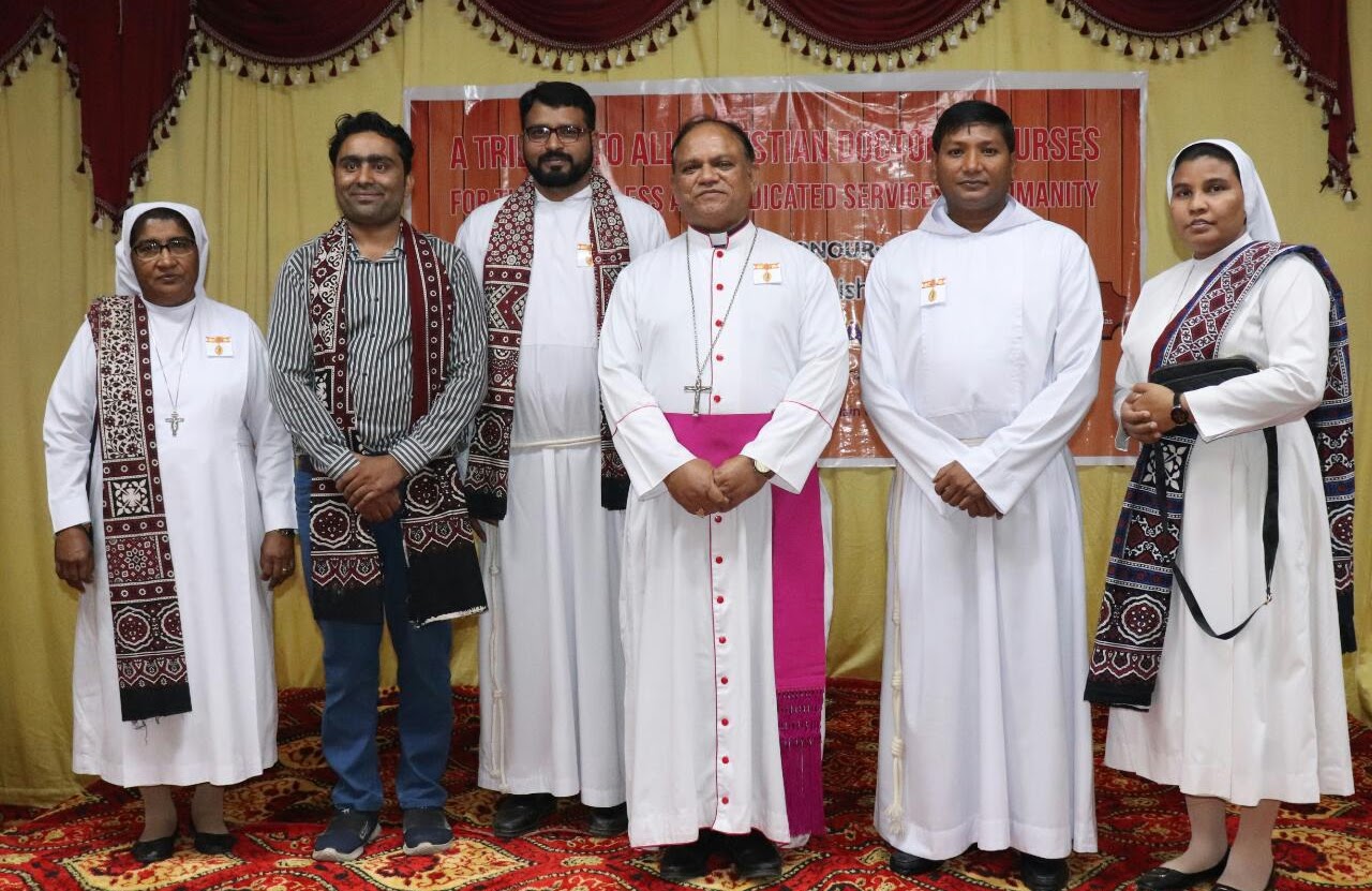 Tribute to Christian doctors and nurses